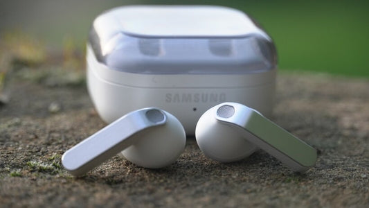 Galaxy Buds 4 à 8000f seulement